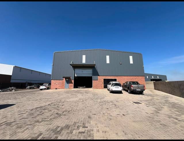 2,865M² WAREHOUSE TO LET IN KNOPJESLAAGTE